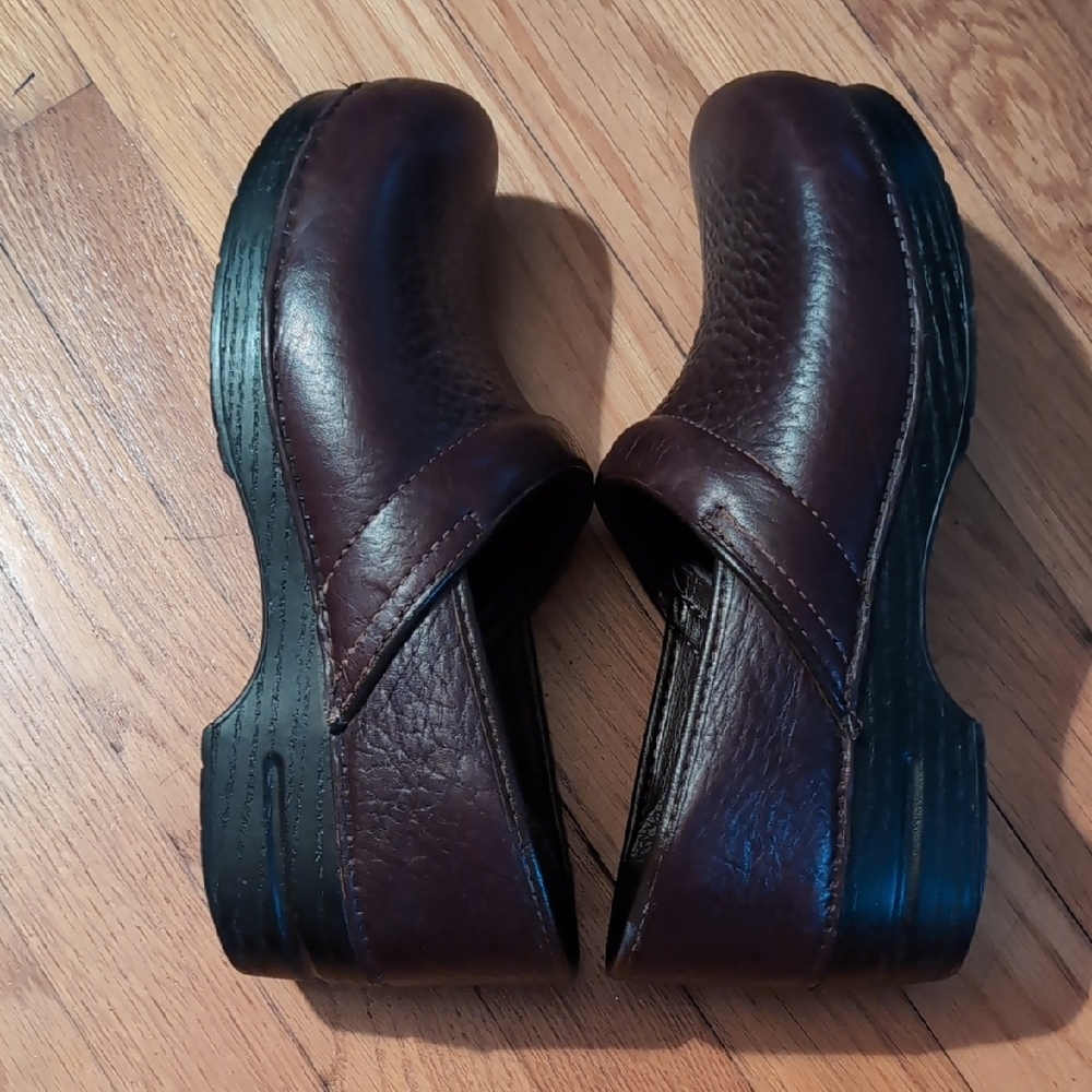 Dansko Men's Dark Brown Leather Loafers - Picture 5 of 9